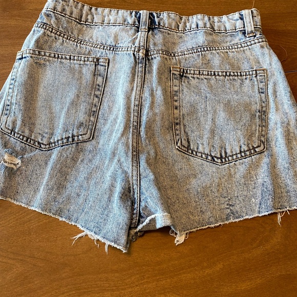 Blue Jean shorts - Picture 3 of 3